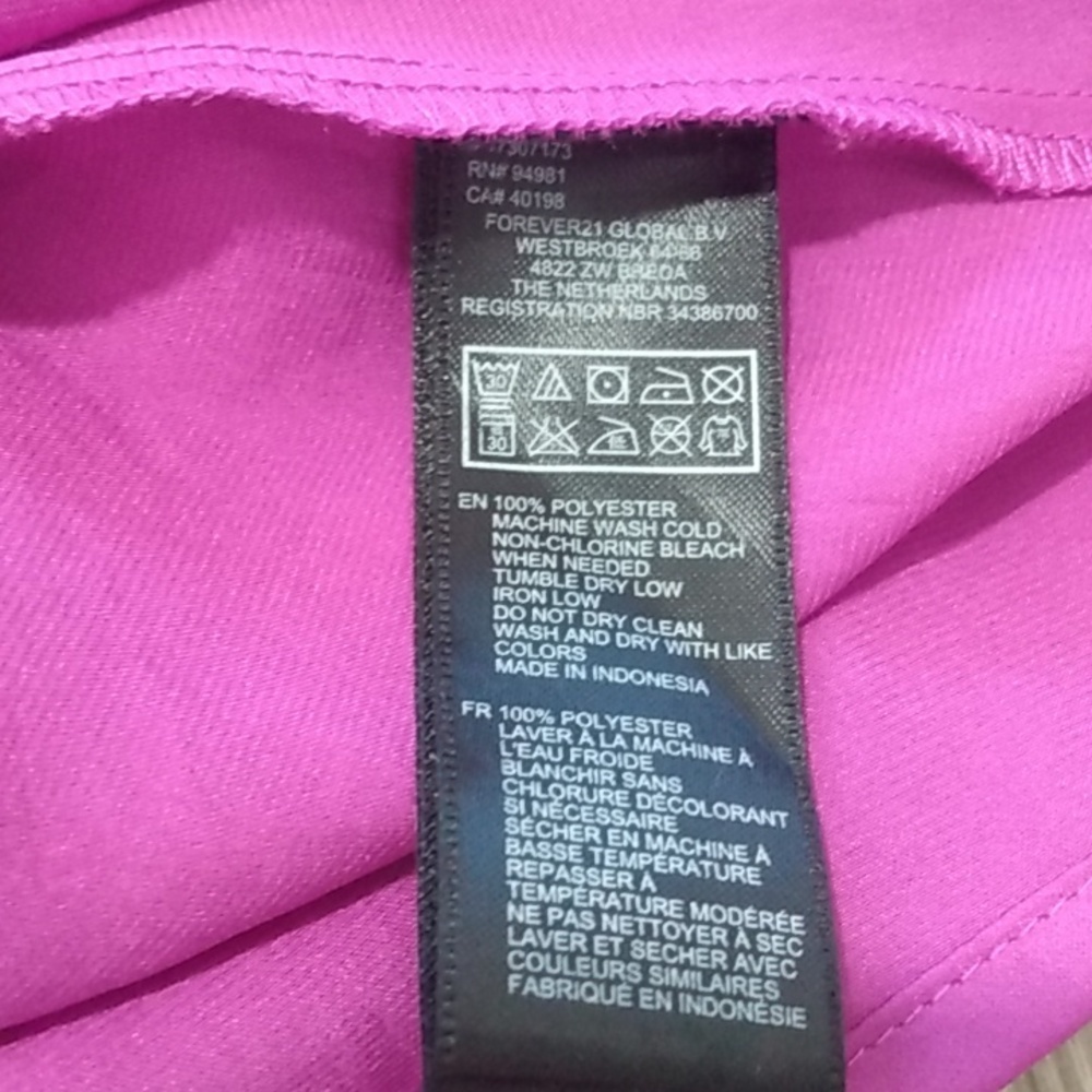 Like New, Silky Sleeveless Pocket Blouse - Picture 7 of 9